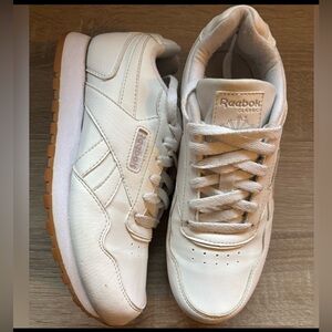 Reebok Vintage Style Womens White and Tan Sneakers Womens 6.5